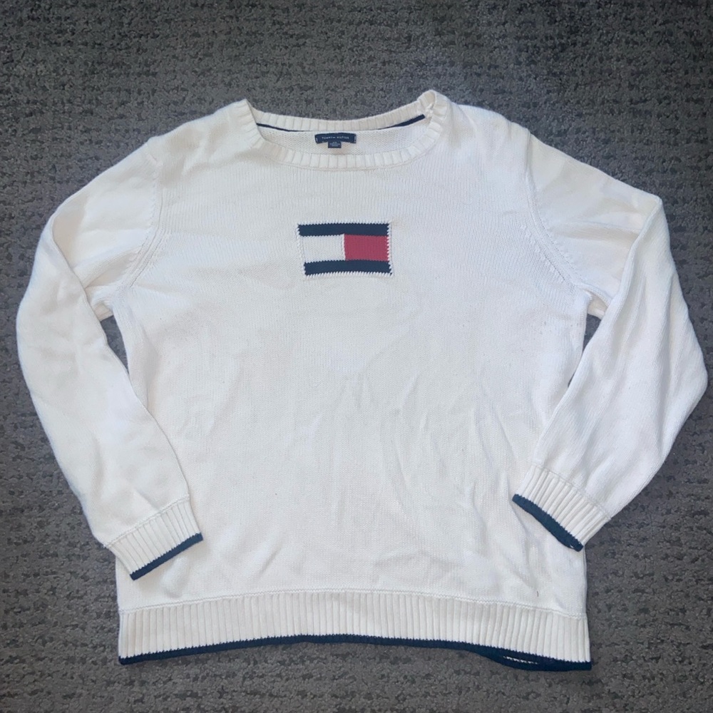 Men’s white knitted crewneck sweater